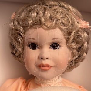 NWB Paradise Galleries THIS POCRELAIN